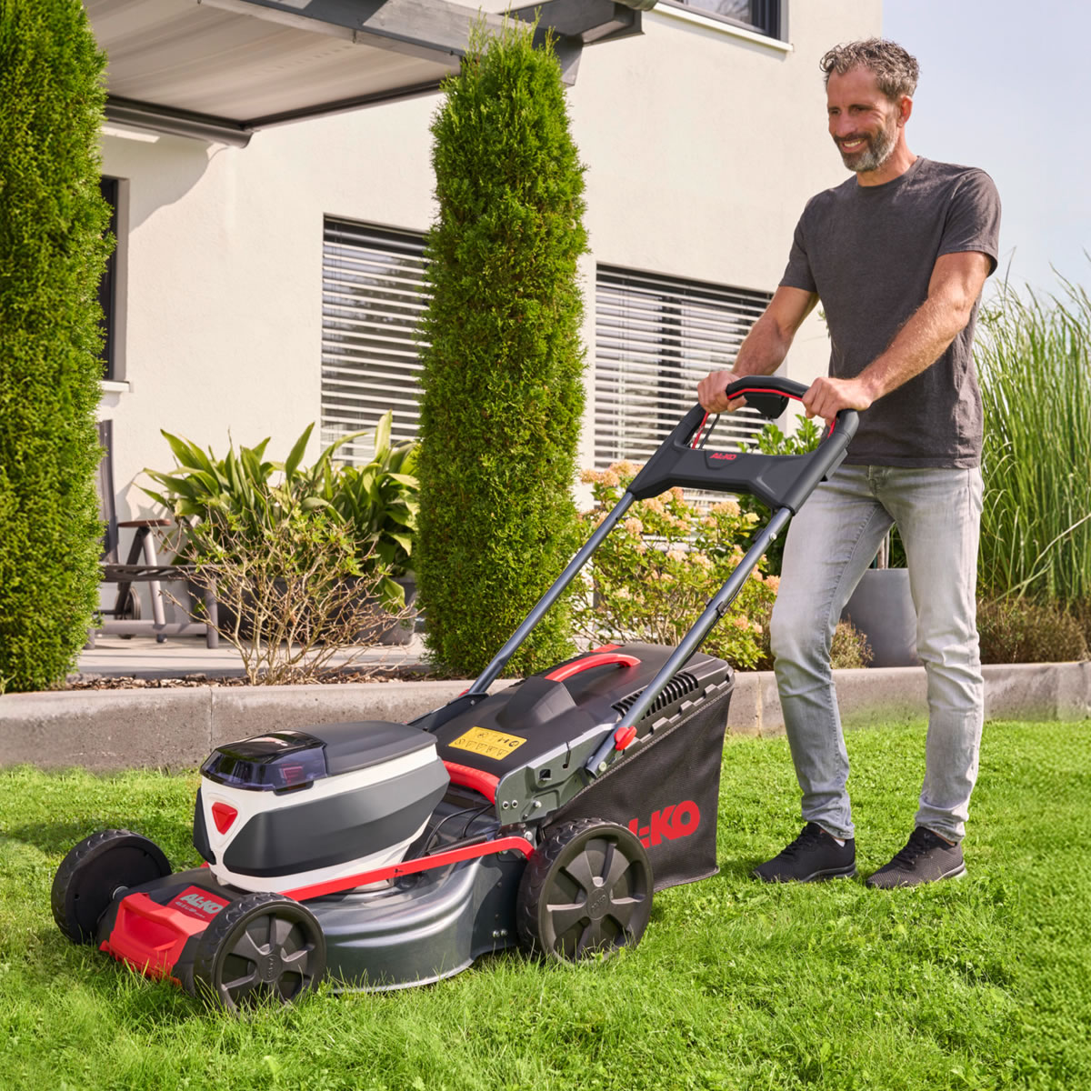 18/36V Comfort 46.6 Li Mower Kit (Inc 2x Batteries & Charger) by AL-KO