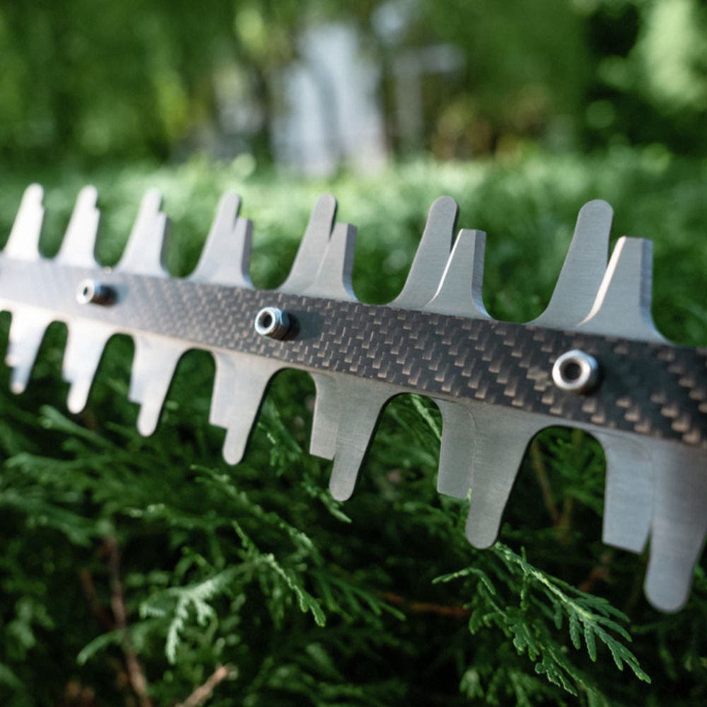 Dual-Action Steel Blades