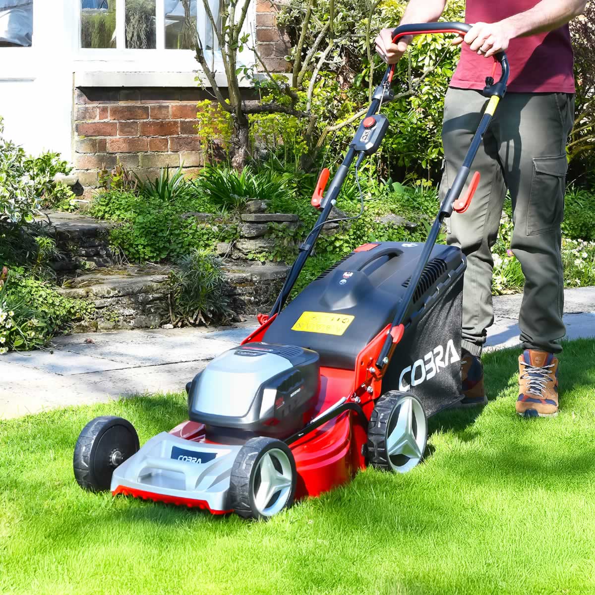 34cm / 13" CUTTING DECK